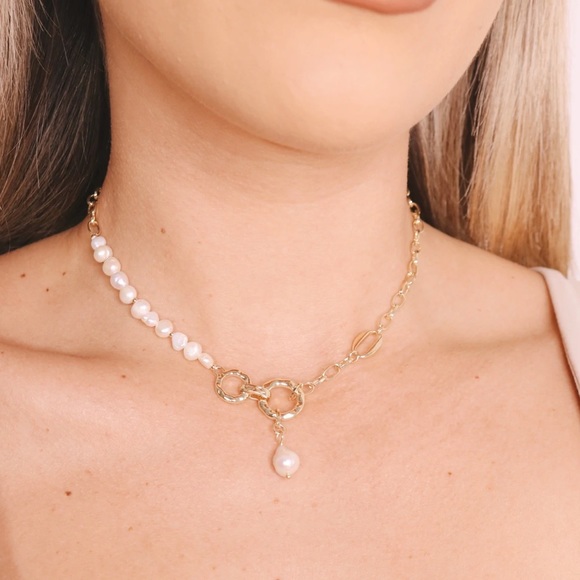 Pearl Choker Necklace - Picture 2 of 5